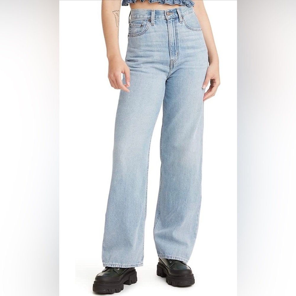 Levi’s High Loose Jeans Light Blue- Size 26
